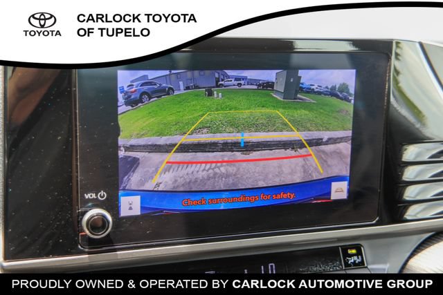 Used 2025 Toyota Camry SE FWD image 6