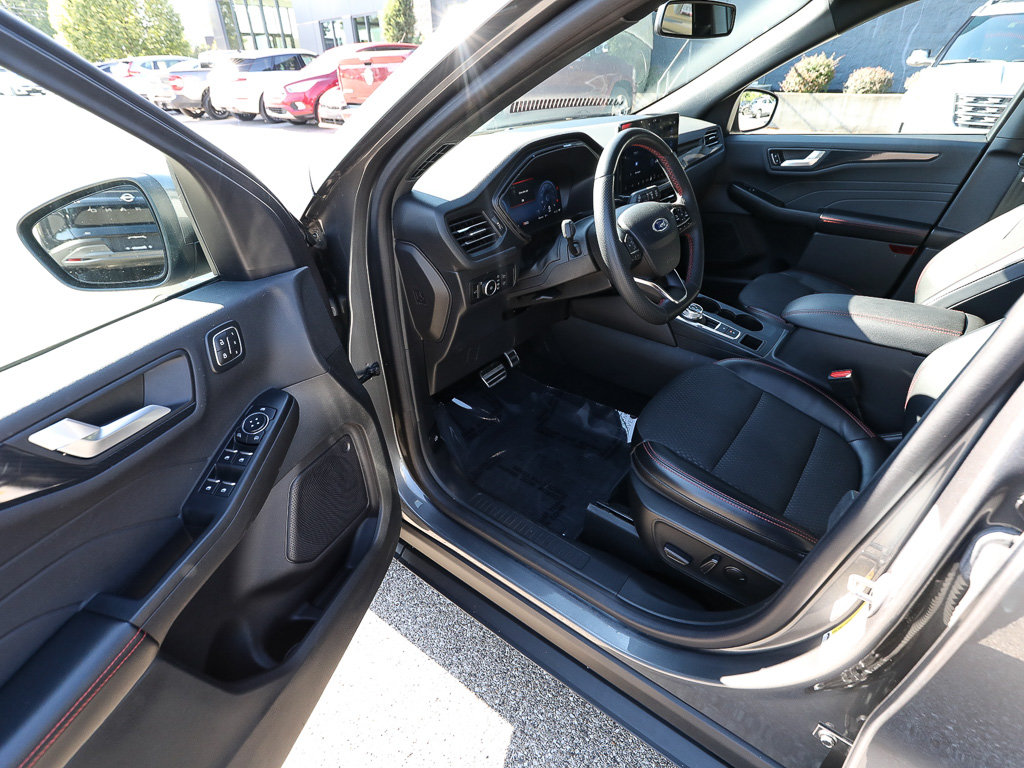 Used 2023 Ford Escape ST-Line Elite AWD/4WD image 11