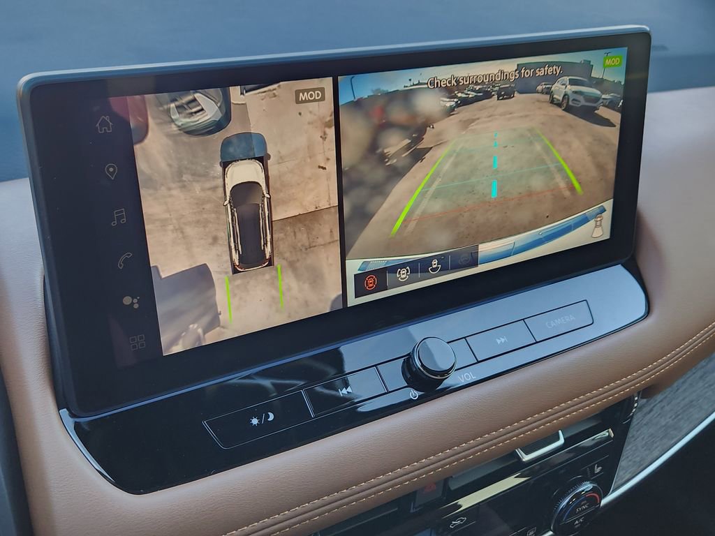 Used 2025 Nissan Rogue Platinum w/ Platinum Premium Package image 16