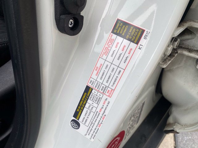 Used 2018 Nissan Rogue SV w/ Premium Package FWD image 28