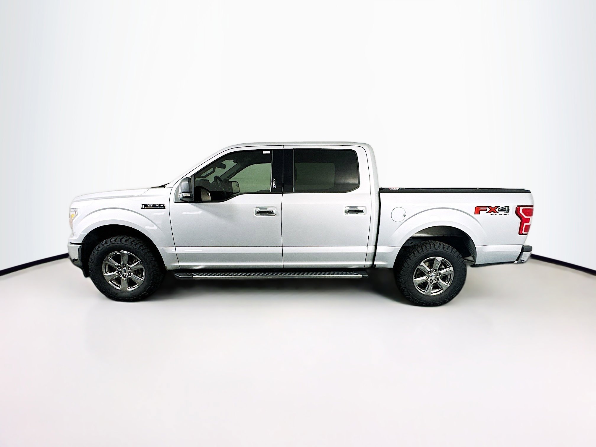 Used 2019 Ford F150 XLT w/ Equipment Group 302A Luxury AWD/4WD image 4