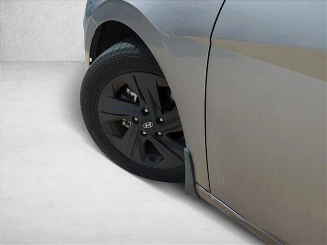 Used 2023 Hyundai Elantra SEL FWD image 8