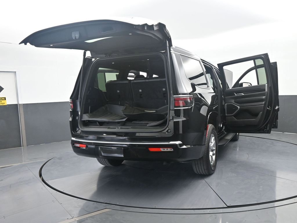 Used 2023 Jeep Wagoneer 4WD image 82