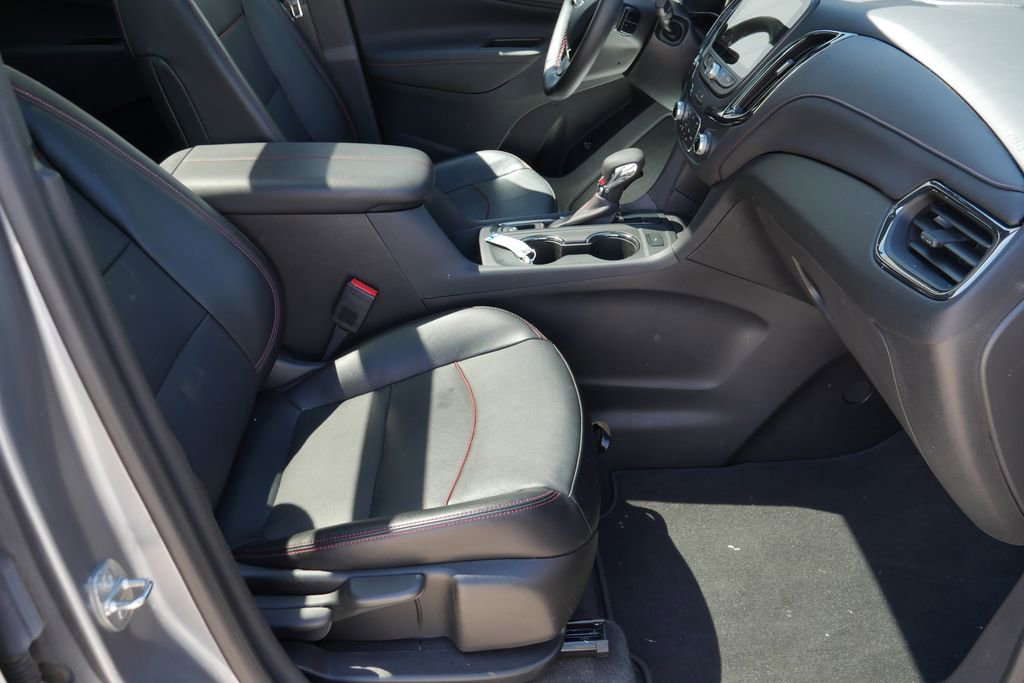 Used 2023 Chevrolet Equinox RS w/ RS Leather Package FWD image 21