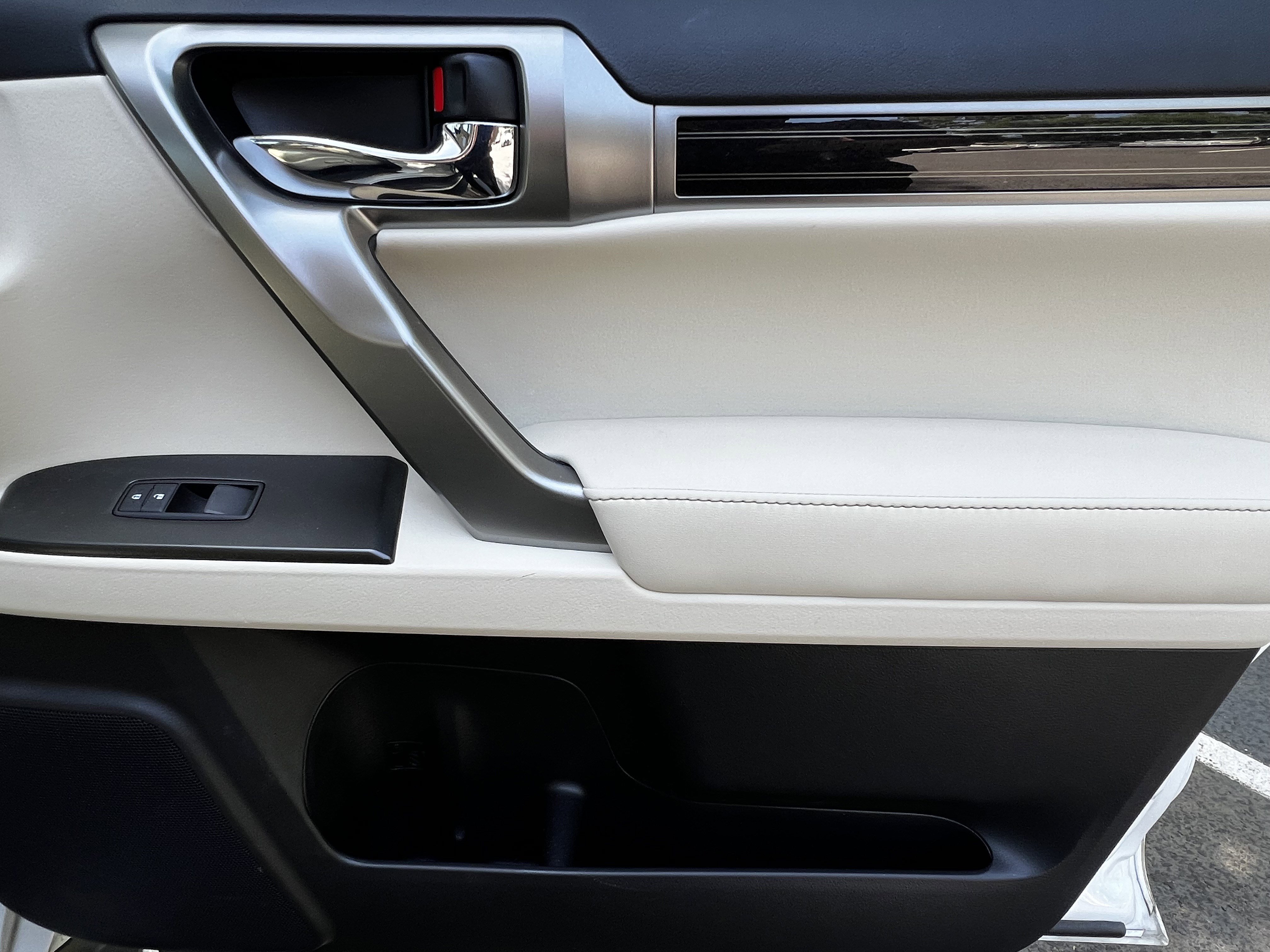 Used 2023 Lexus GX 460 Premium w/ Accessory Package image 45