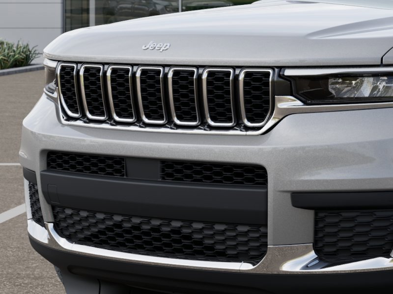 New 2025 Jeep Grand Cherokee L Laredo image 11