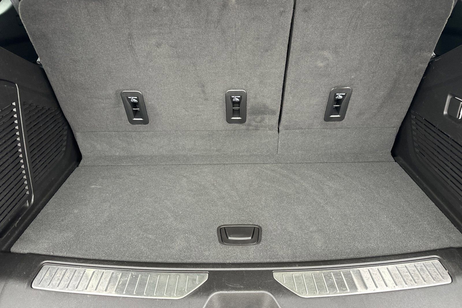 Used 2023 GMC Yukon AT4 w/ AT4 Premium Package image 18