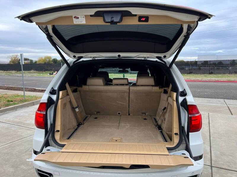 Used 2011 BMW X5 xDrive50i image 25