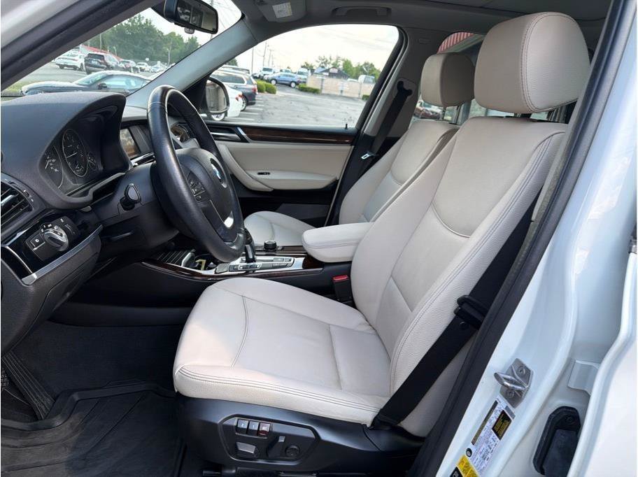Used 2017 BMW X3 xDrive28i AWD/4WD image 11