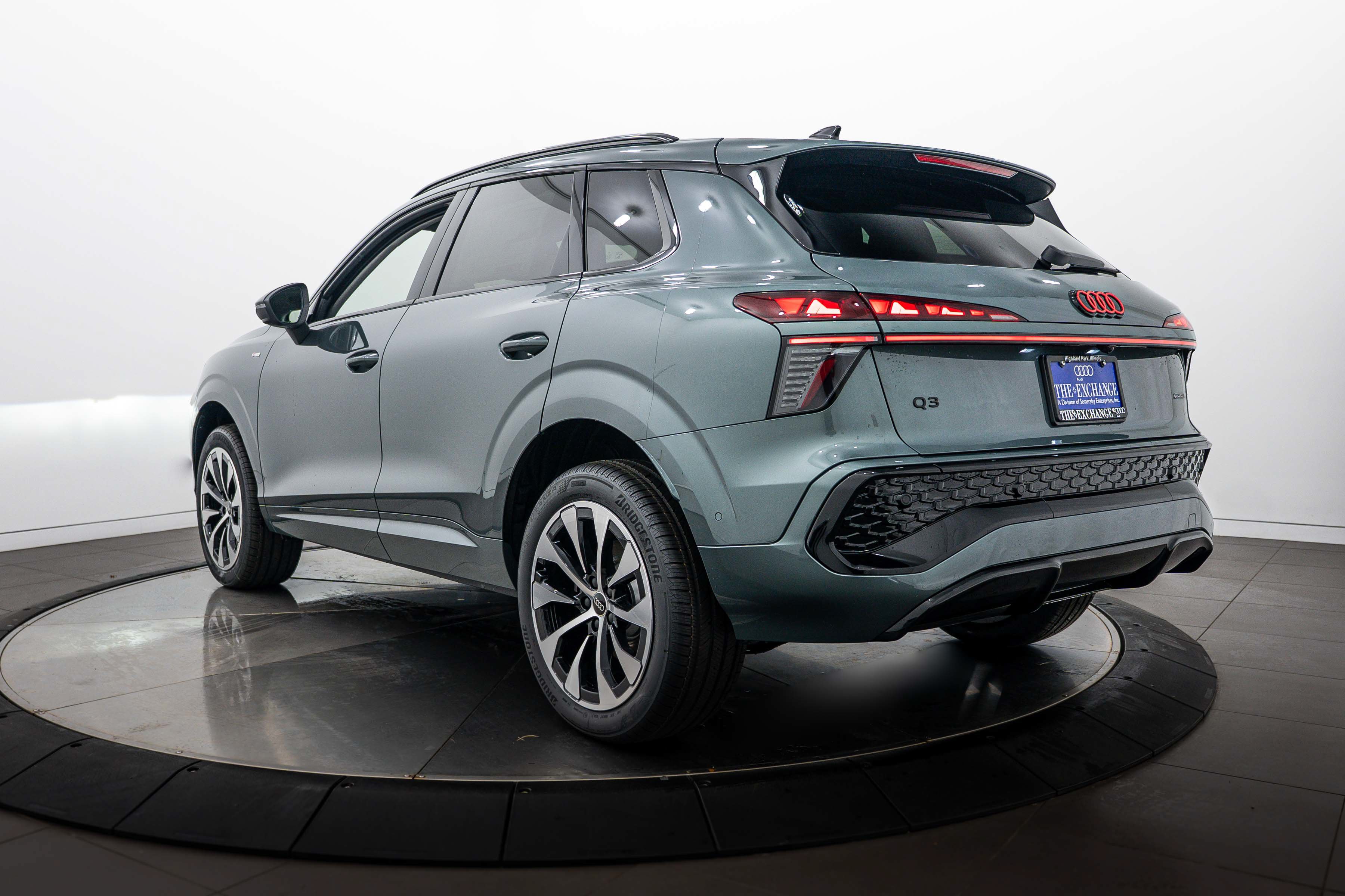 New 2026 Audi Q3 quattro 2.0T AWD/4WD image 5