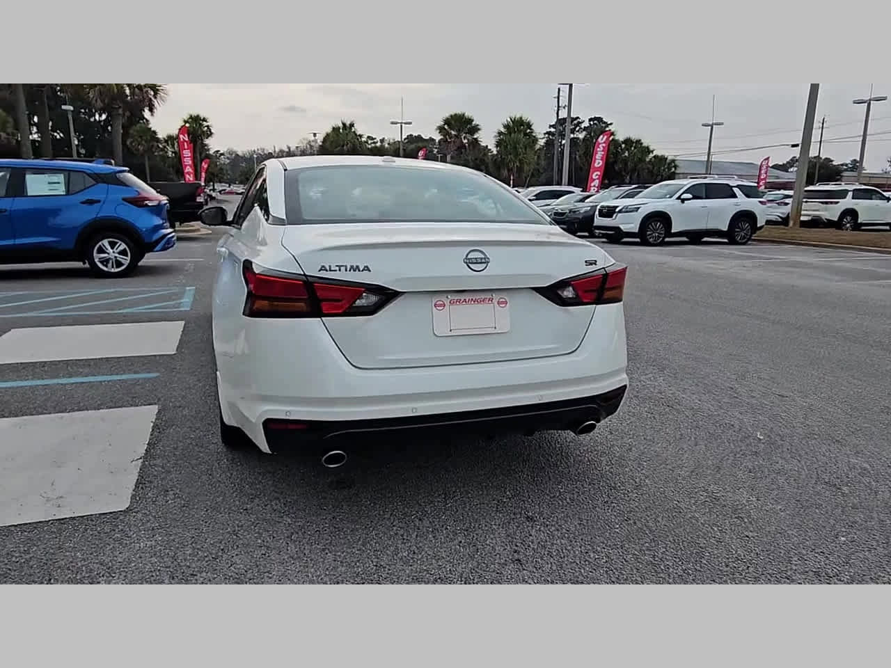 Used 2024 Nissan Altima 2.5 SR w/ SR Premium Package image 30