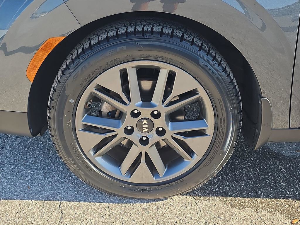 Used 2021 Kia Soul EX image 9