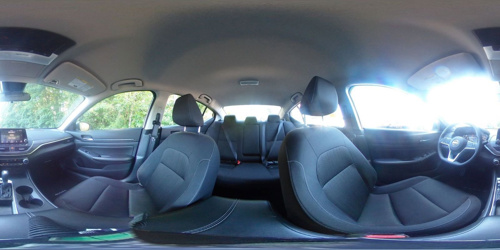 Used 2025 Nissan Altima 2.5 SV FWD image 41