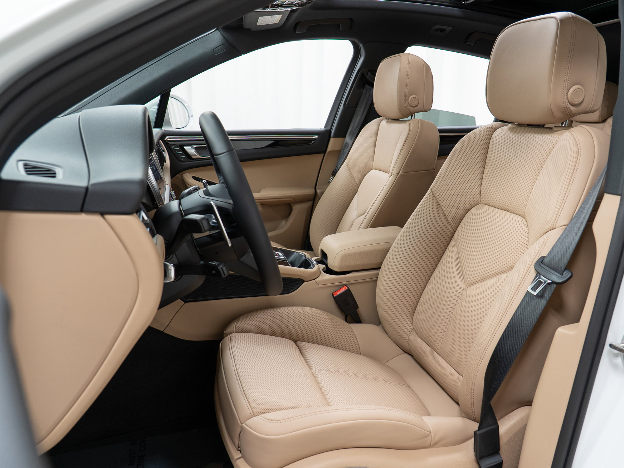 New 2026 Porsche Macan AWD/4WD image 16