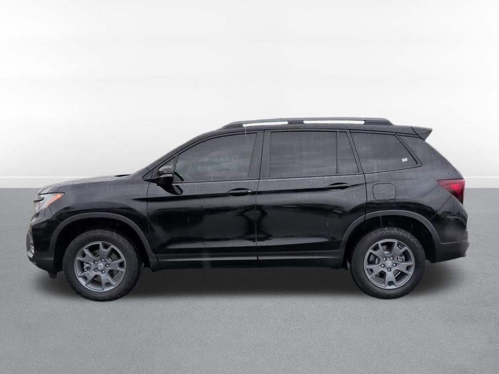 Used 2025 Honda Passport TrailSport image 11