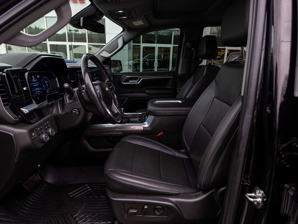 Used 2022 Chevrolet Silverado 1500 LTZ image 26