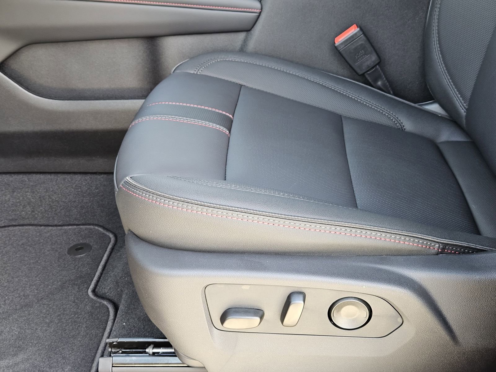 New 2026 Chevrolet Tahoe RST image 25