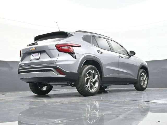 New 2026 Chevrolet Trax LT w/ Driver Confidence Package FWD image 39