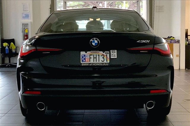 Used 2025 BMW 430i w/ Premium Package image 4