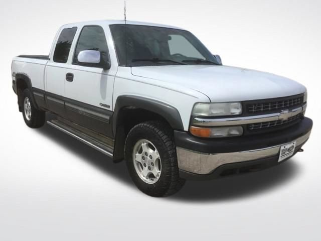 Used 2000 Chevrolet Silverado 1500 LS w/ Firm Ride Suspension Pkg AWD/4WD image 3