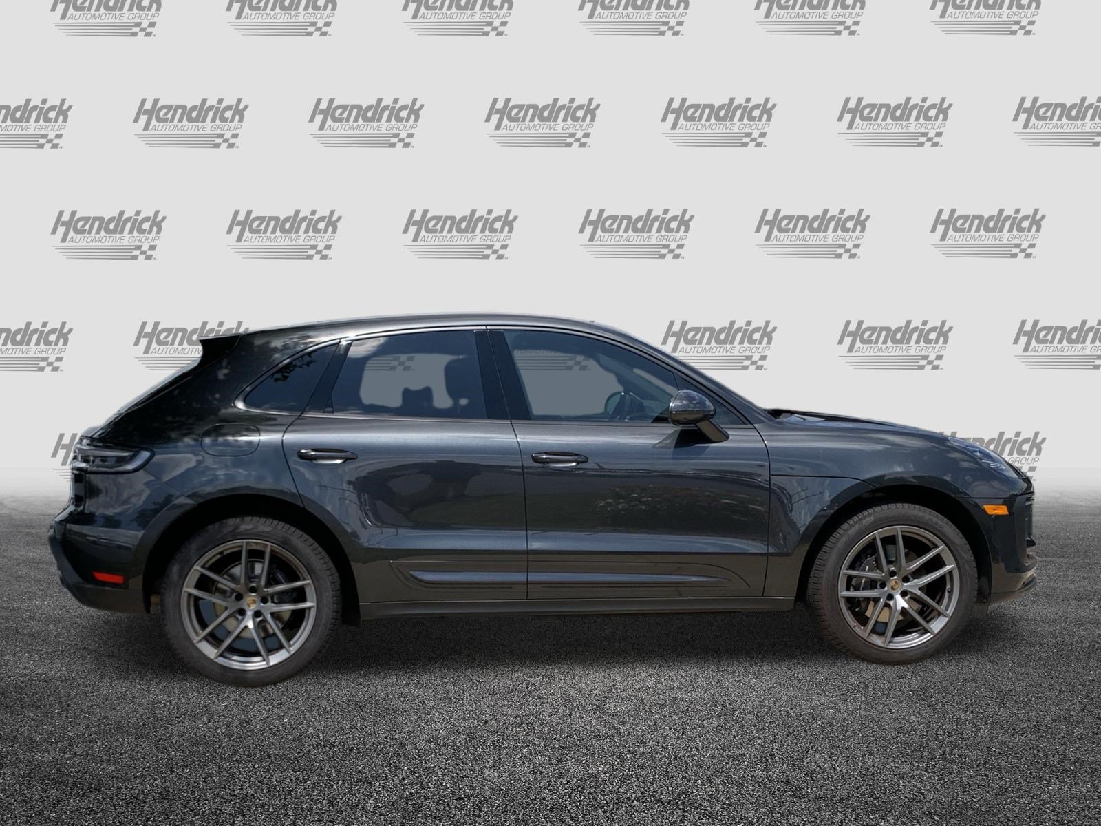 Used 2024 Porsche Macan AWD/4WD image 11
