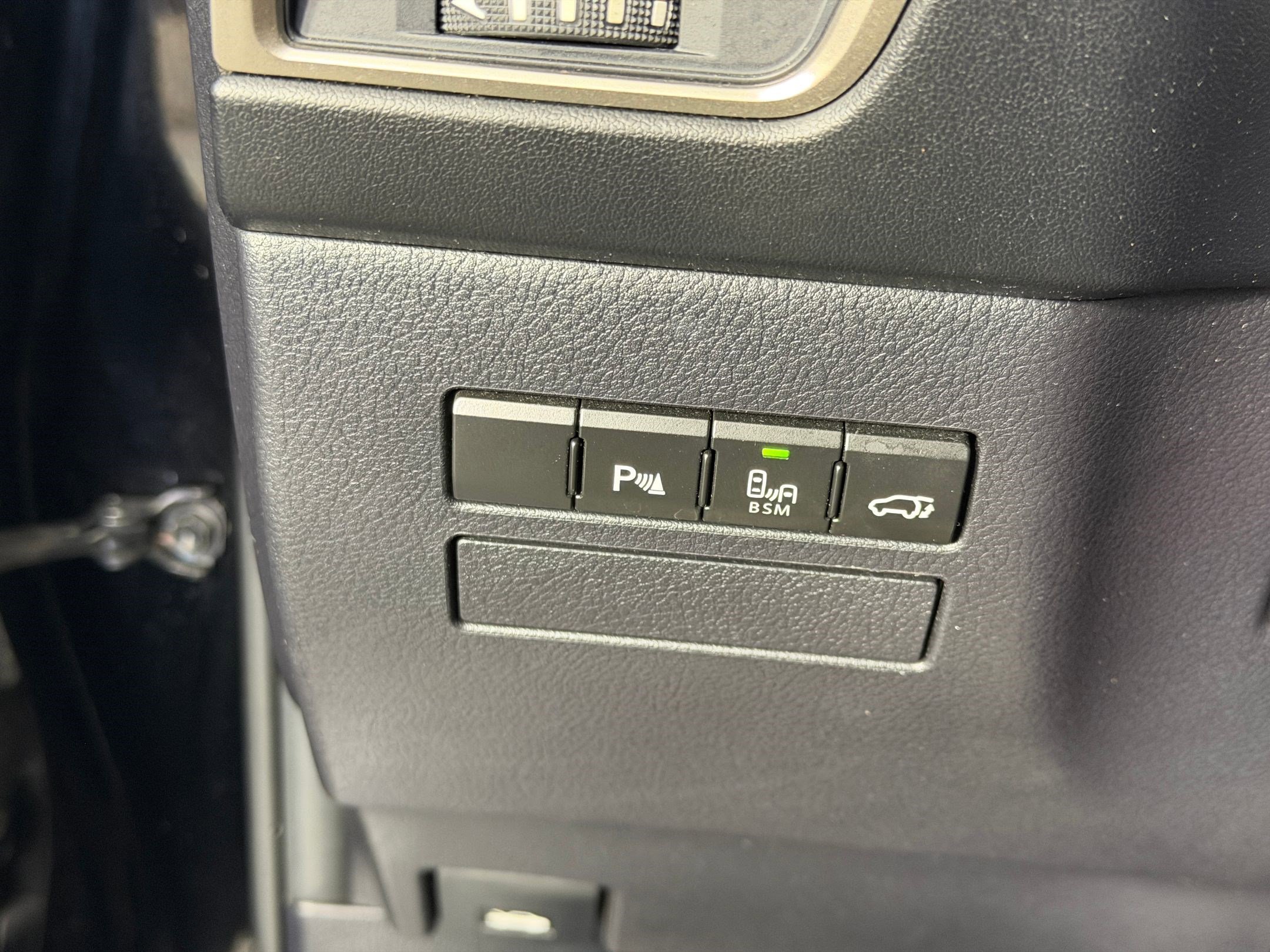 Used 2015 Lexus NX 200t FWD w/ Premium Package image 17