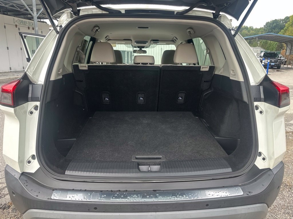 Used 2022 Nissan Rogue SV AWD/4WD image 19
