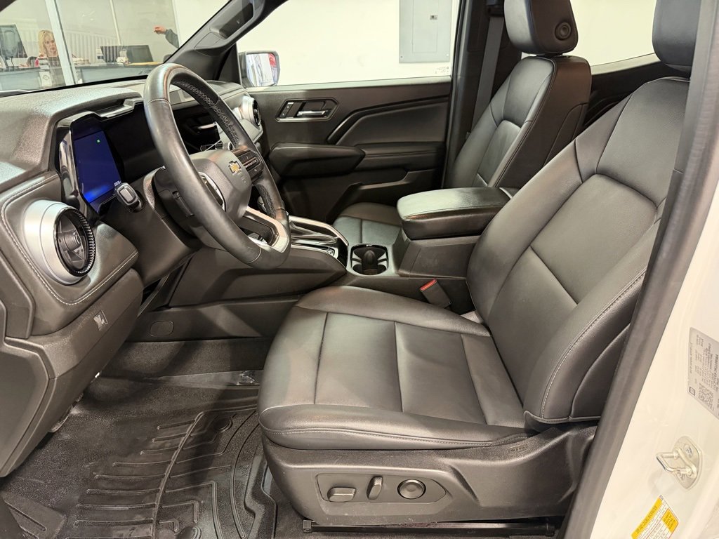 Used 2024 Chevrolet Colorado LT w/ LT Convenience Package III image 11