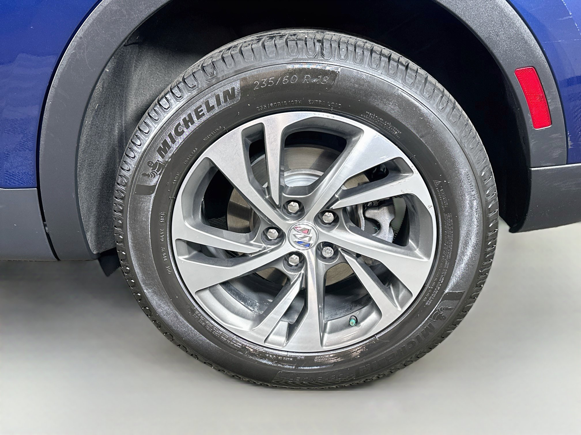 Used 2023 Buick Envision Essence AWD/4WD image 28