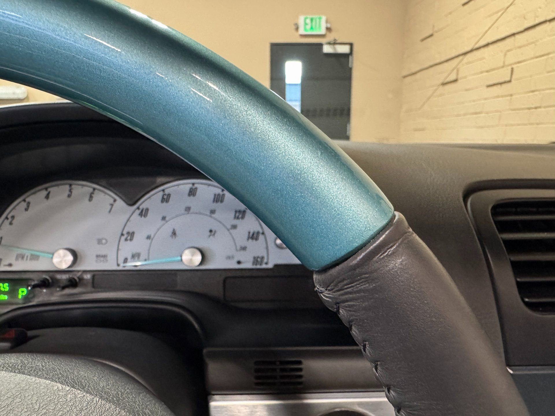 Used 2002 Ford Thunderbird image 59