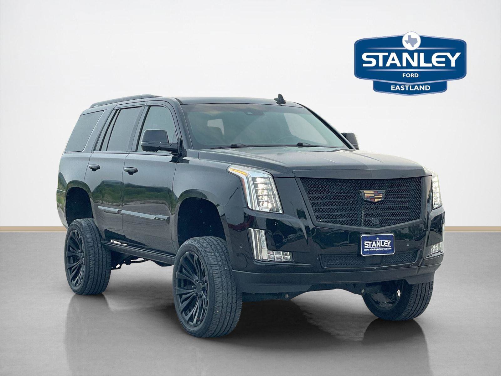 Used 2018 Cadillac Escalade Premium Luxury RWD image 1