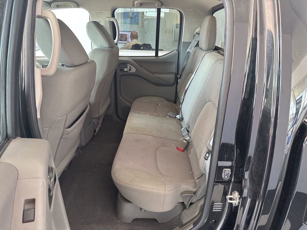 Used 2020 Nissan Frontier SV image 9