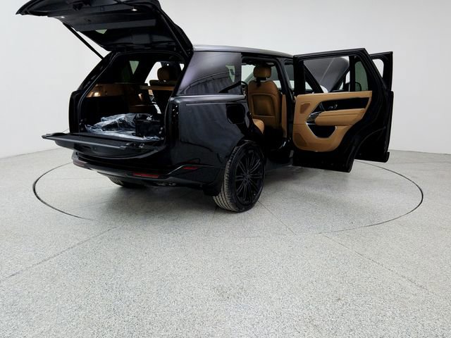 New 2026 Land Rover Range Rover Long Wheelbase SE AWD/4WD image 11