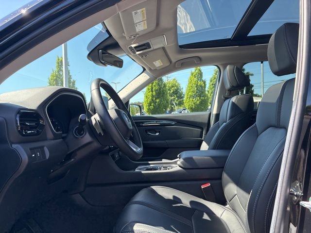 Used 2025 Honda Pilot Touring image 13