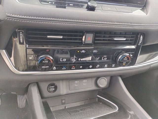 Used 2025 Nissan Rogue SL w/ Tech Package AWD/4WD image 21