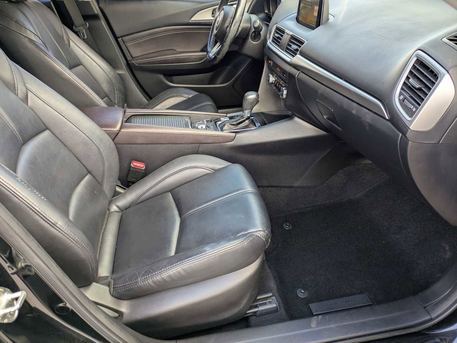 Used 2018 MAZDA MAZDA3 Touring image 20