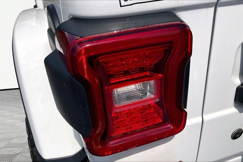 Used 2019 Jeep Wrangler Unlimited Rubicon w/ LED Lighting Group AWD/4WD image 26