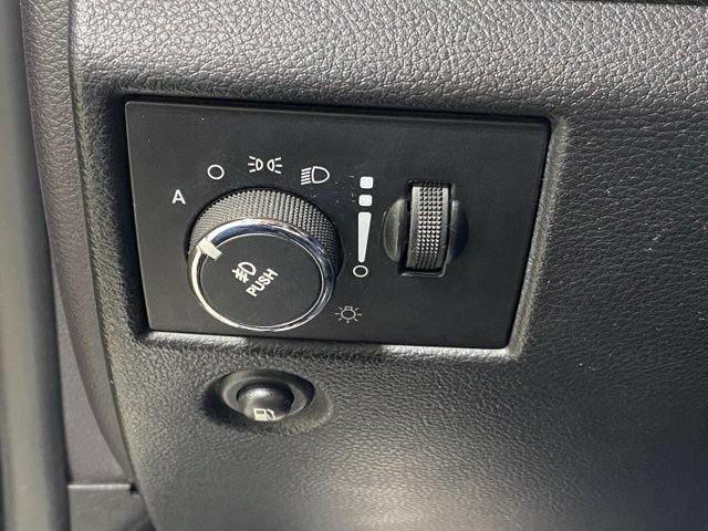 Used 2013 Jeep Grand Cherokee Limited w/ Trailer Tow Group IV AWD/4WD image 34