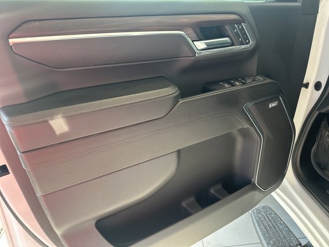 Used 2024 GMC Sierra 2500 SLT w/ SLT Convenience Package image 10