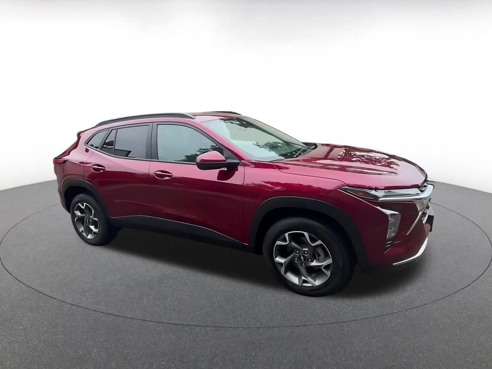Used 2025 Chevrolet Trax LT w/ LT Convenience Package FWD video 2