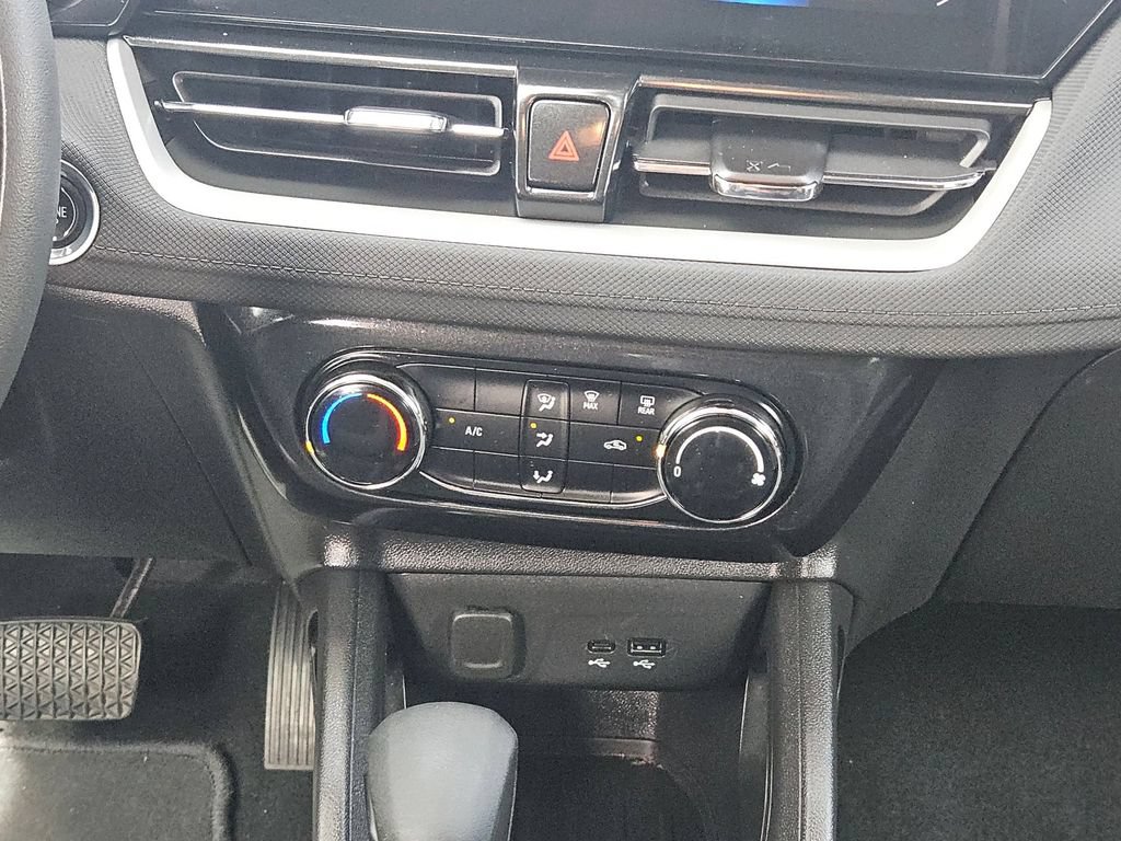 Used 2025 Chevrolet TrailBlazer LT AWD/4WD image 21