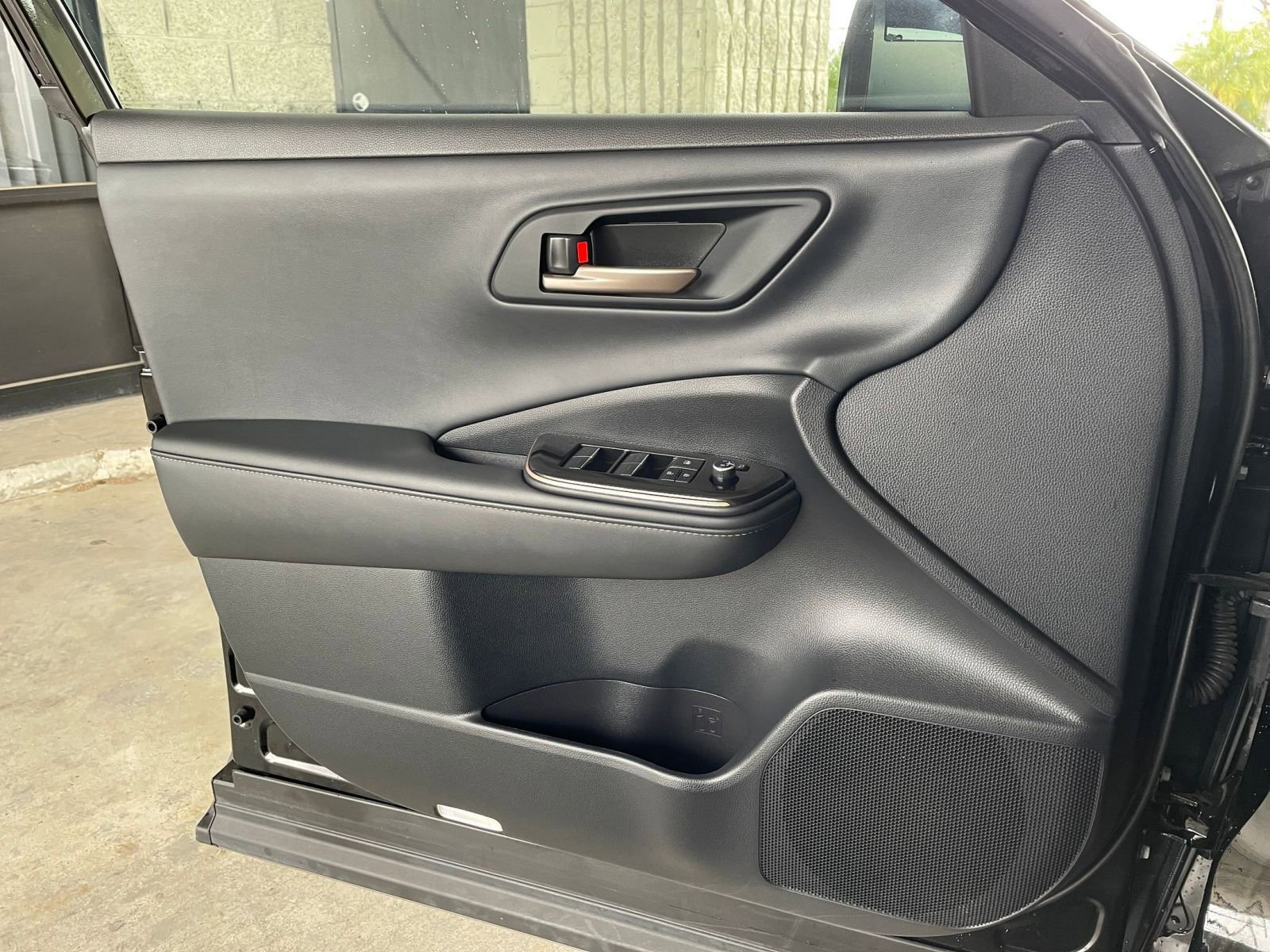 Used 2025 Toyota Crown XLE image 18