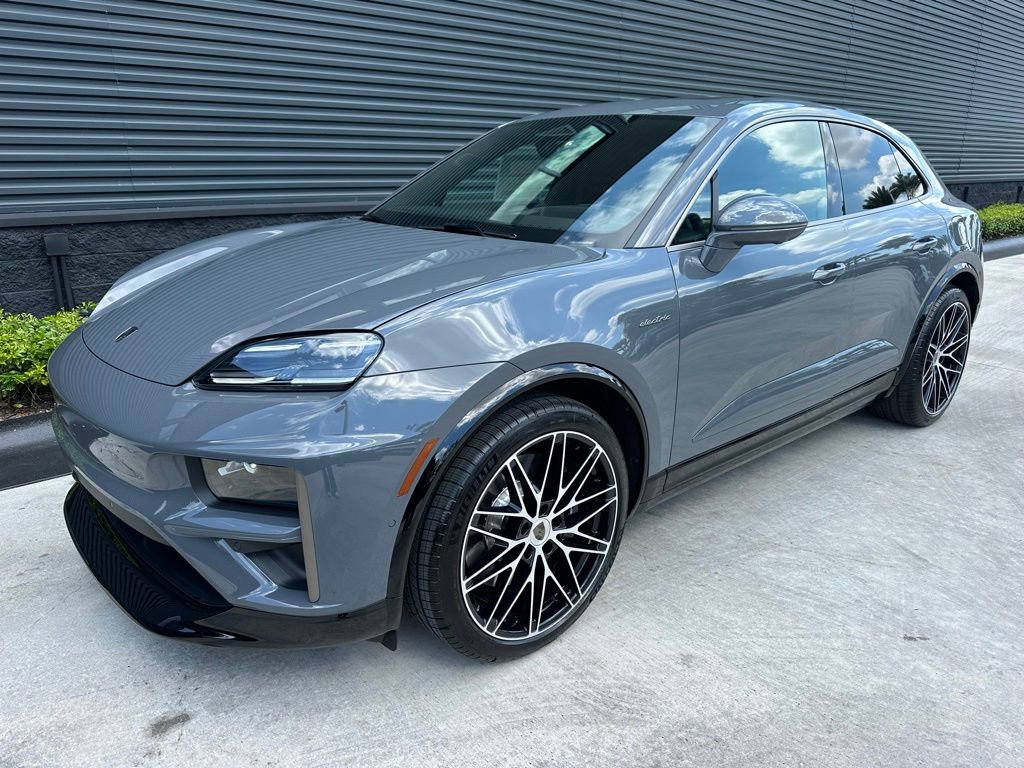 New 2026 Porsche Macan Turbo Electric AWD/4WD image 7