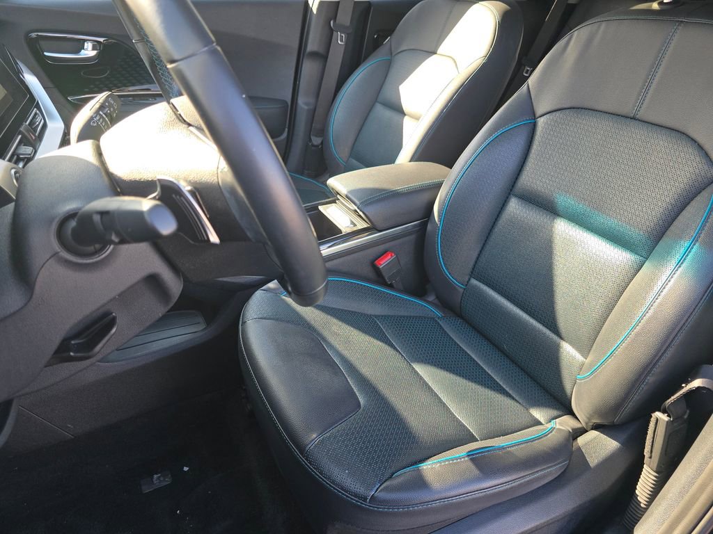 Used 2022 Kia Niro EX Premium image 22