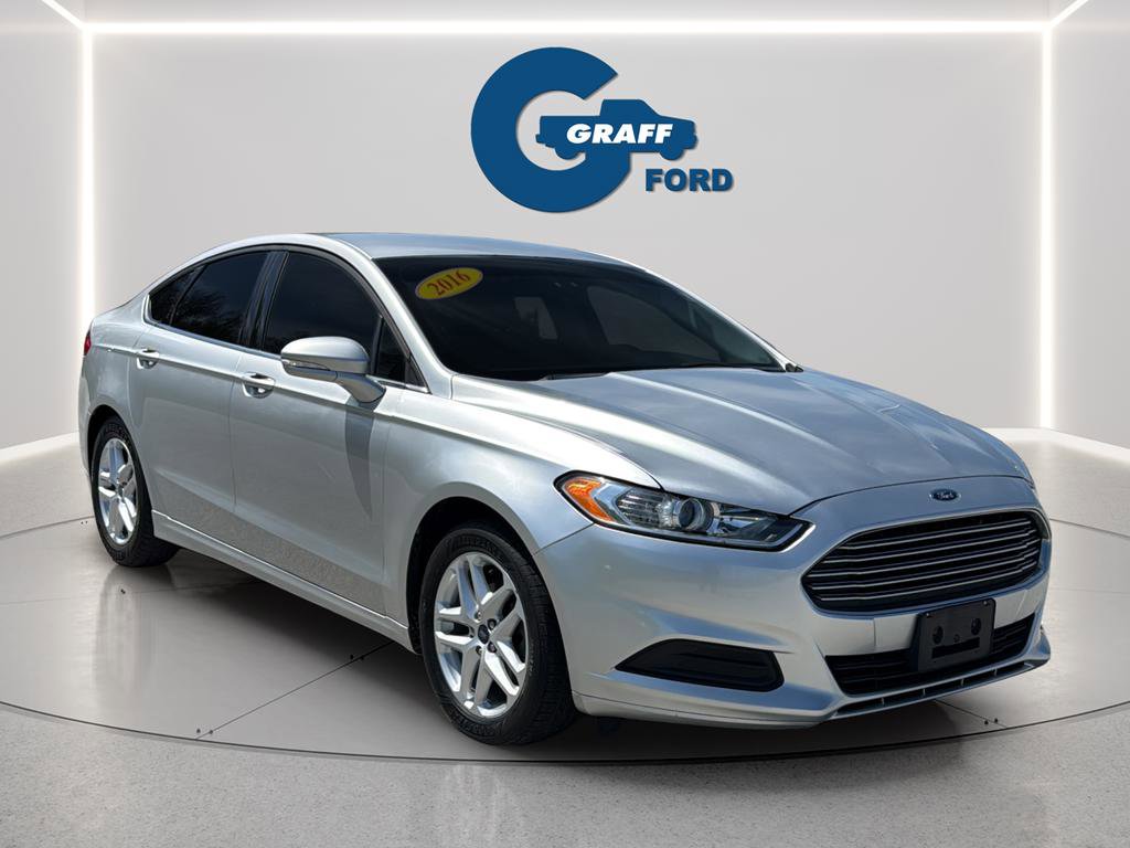 Used 2016 Ford Fusion SE FWD image 12