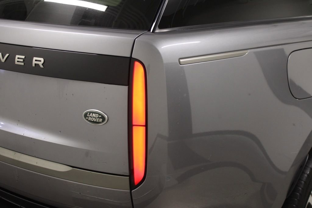 Used 2023 Land Rover Range Rover SE image 8