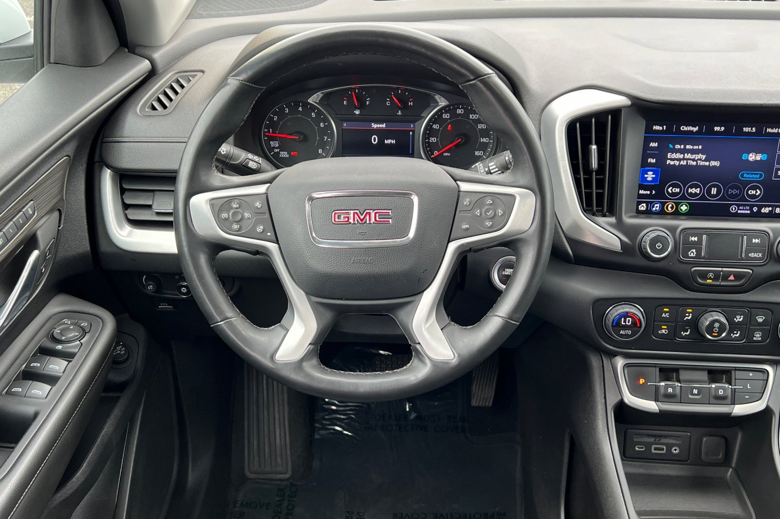 Used 2023 GMC Terrain SLT image 11