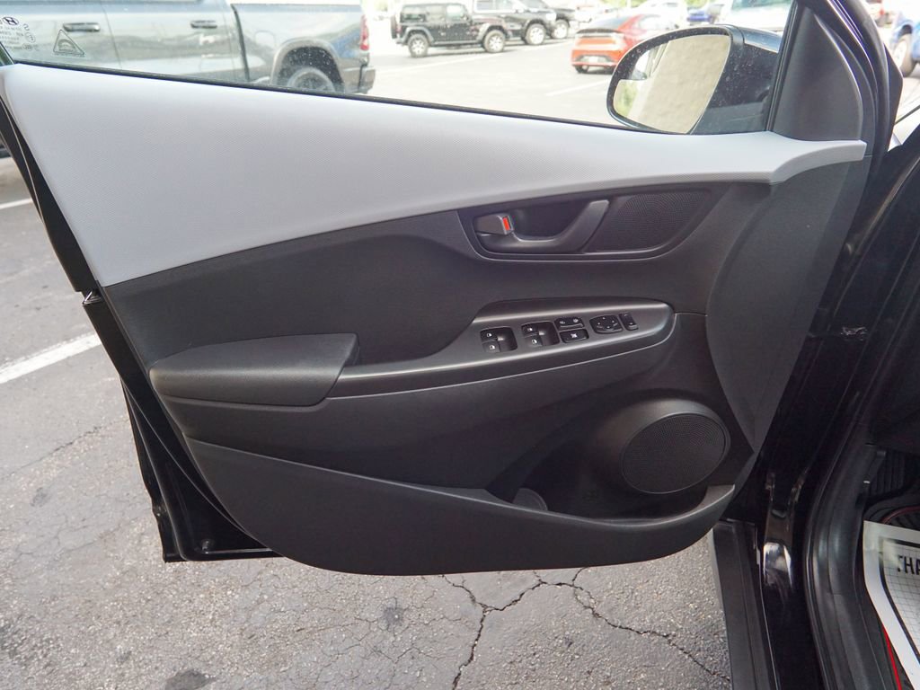 Used 2021 Hyundai Kona SE FWD image 13