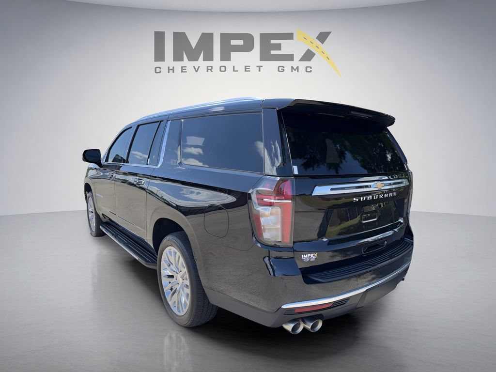 Used 2024 Chevrolet Suburban High Country w/ Advanced Technology Package AWD/4WD image 3