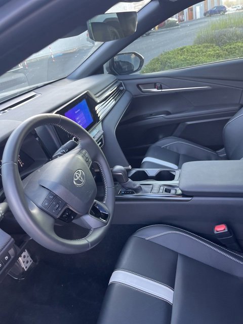 Used 2025 Toyota Camry SE image 12